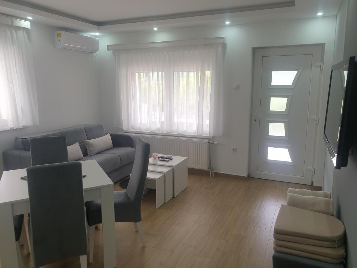 Apartmani Kruna Vrdnik Exteriör bild