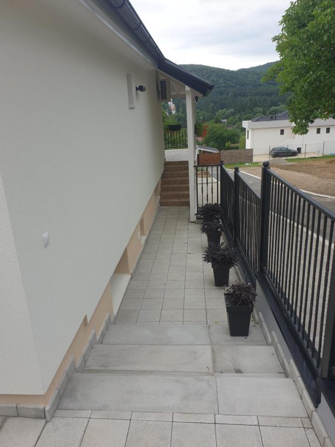 Apartmani Kruna Vrdnik Exteriör bild